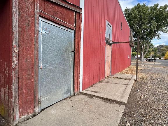 4th image of 207 N L St