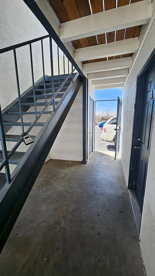 Building Photo - 3600 Lafayette Dr NE