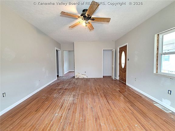 4th image of 502 William St