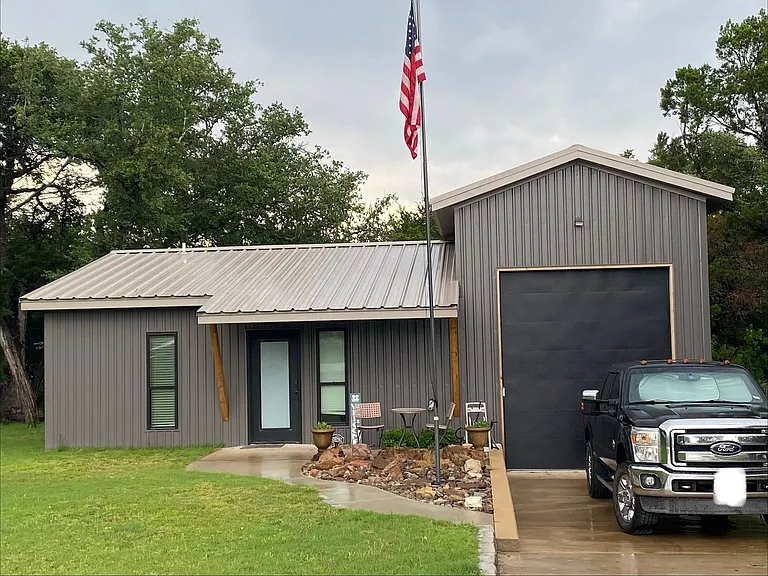 13172 Harbor Dr — Photo 1