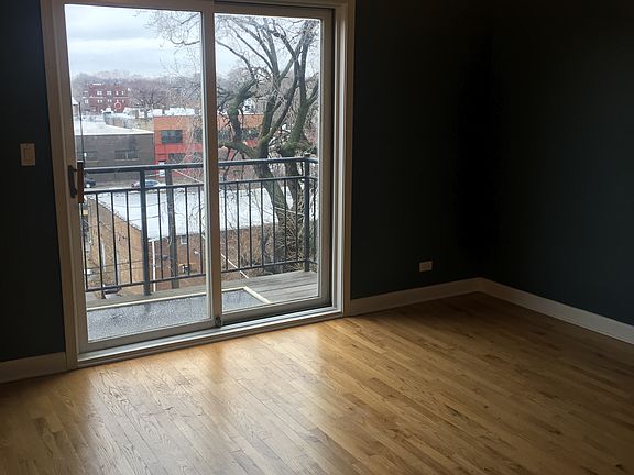 5th image of 2743 W Congress Pkwy #4