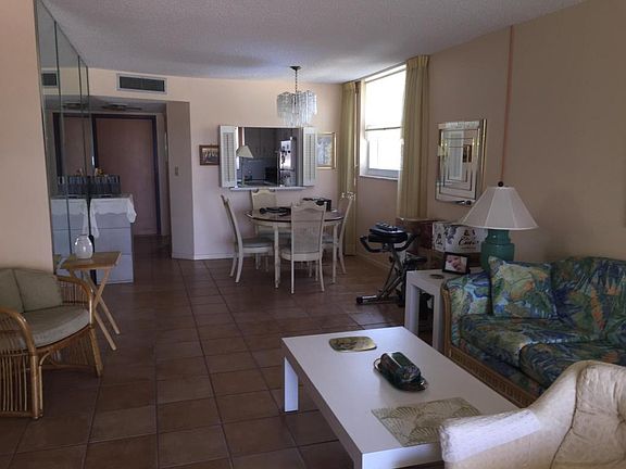 5th image of 740 E Ocean Ave APT 301