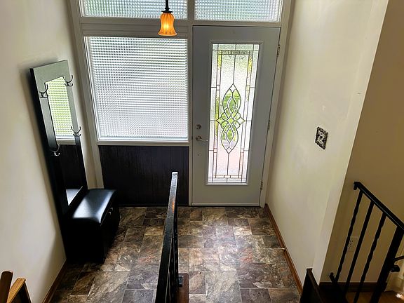 4th image of 275 Saint Annes Cres