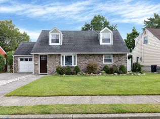 12 Meadow Dr, Totowa, NJ 07512