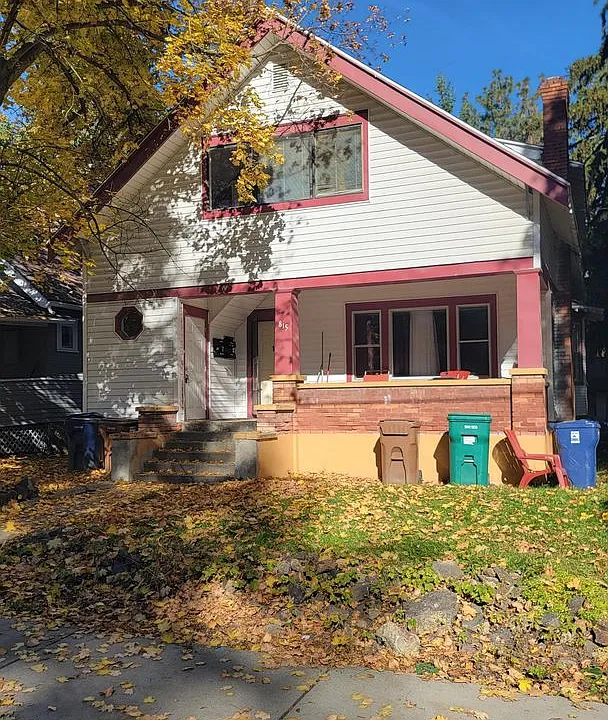 815 E 8th