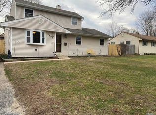2808 Eagle Ave, Medford, NY