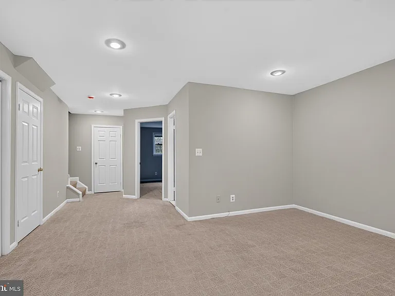 341 S Pickett St — Photo 41