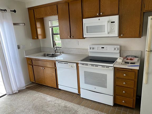 2nd image of 8720 Villa La Jolla Dr Unit 110