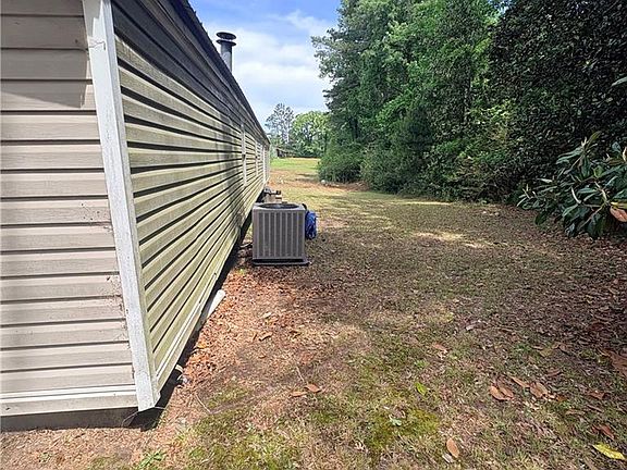 5th image of 223 N Parsonage Rd