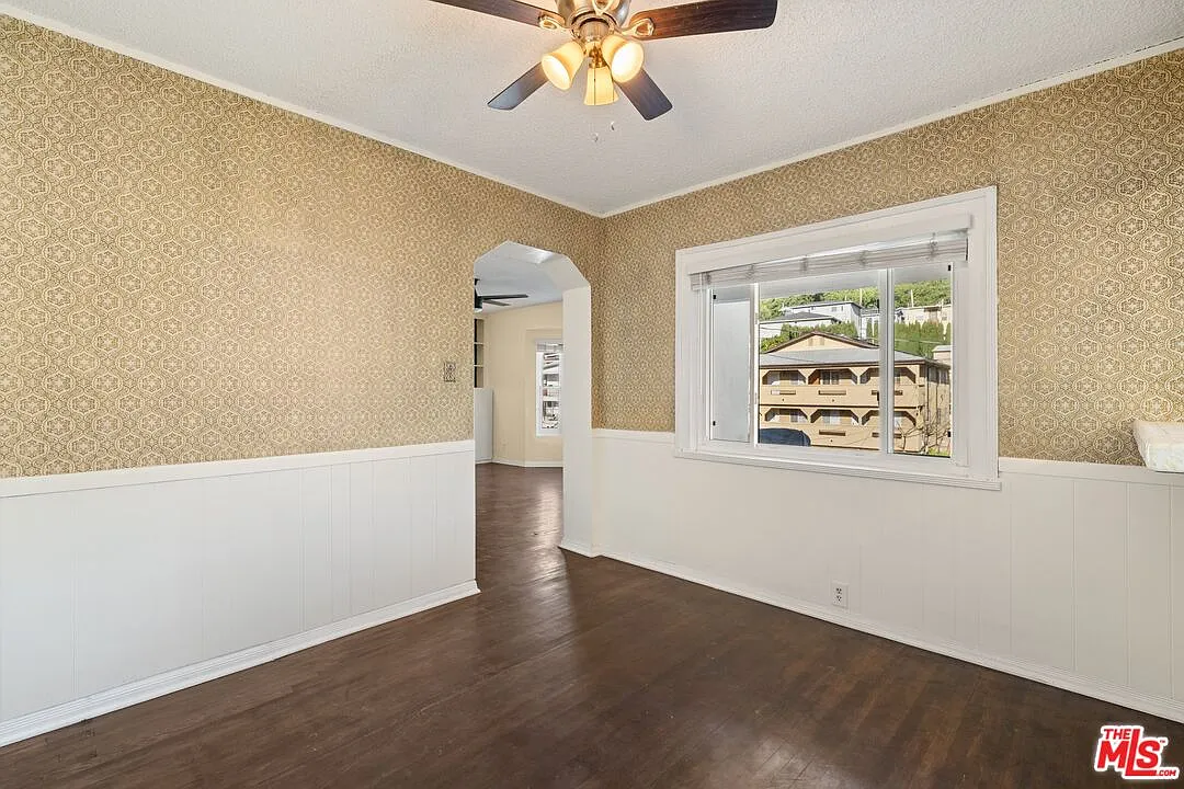 3 bed, 2.0 bath, 1120 sqft, $3,995 — Photo 4