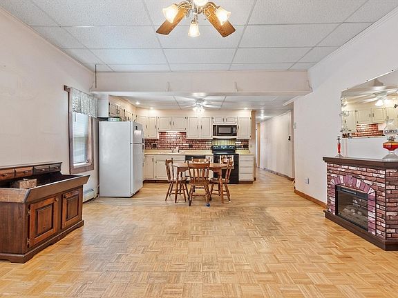4th image of 50 Exchange St