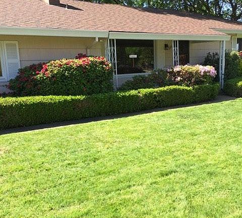 2nd image of 2325 Parkwood Dr
