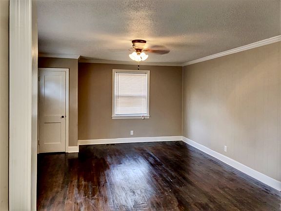 5th image of 244 Charlesworth Ave