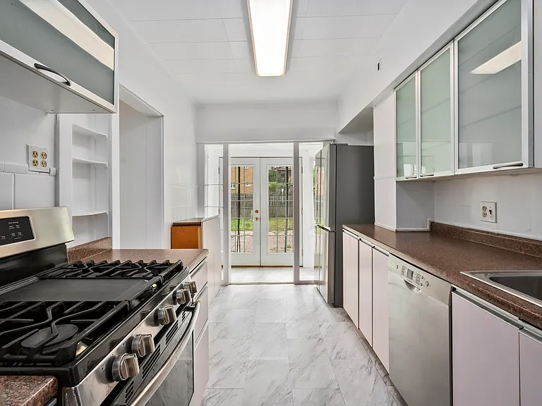 34 Estella Ave — Photo 9