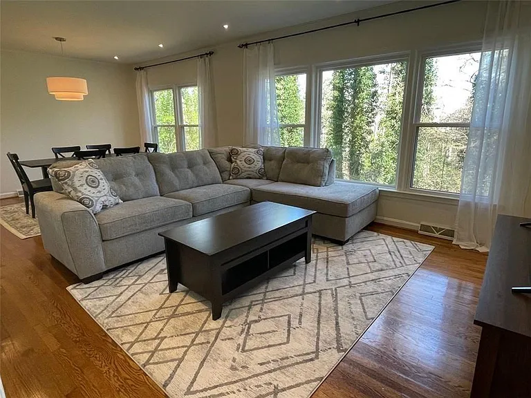 370 Herrington Dr NE — Photo 30
