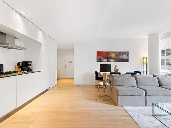 70 W 45th St #28B