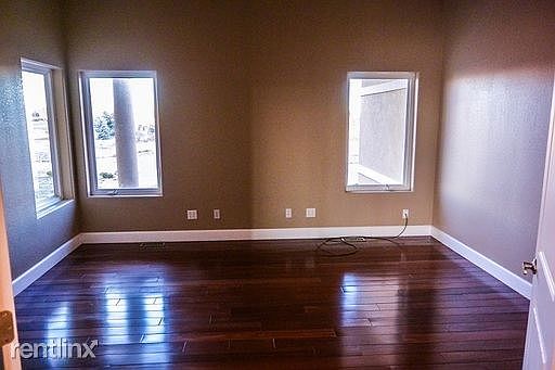 3rd image of 18055 Outlook Ct