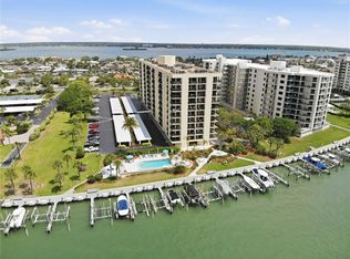 690 Island Way APT 307, Clearwater, FL 33767