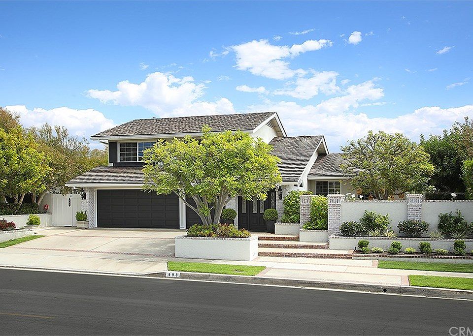 1st image of 998 Sandcastle Dr