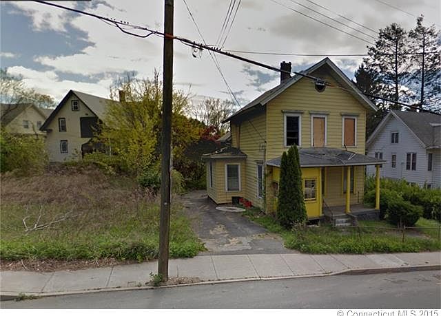2nd image of 102 Walnut St