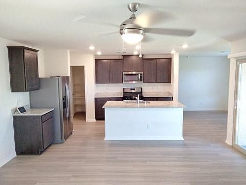 5th image of 509 Descubir Ave