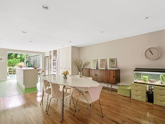 2nd image of 25A Jackson Pl