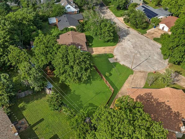 512 Deer Creek Rd, Fort Worth, TX 76140