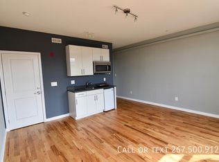535 Budd St #3B, Philadelphia, PA 19104