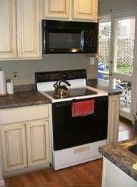 2nd image of 6013 Grosvenor Ln