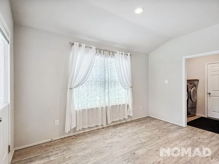 536 Long Leaf Dr — Photo 9