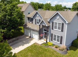 4004 NE 77th St, Kansas City, MO 64119