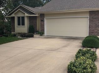 2401 NW Ashurst Dr, Lees Summit, MO 64081