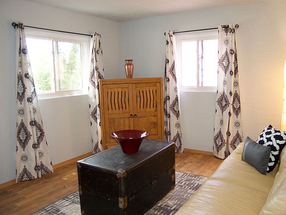 3rd image of 7517 Cutler Ave NE