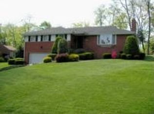 2620 Wyncote Rd, Bethel Park, PA 15102