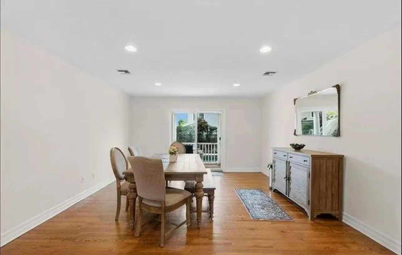 Garden Cir, Syosset — Photo 4