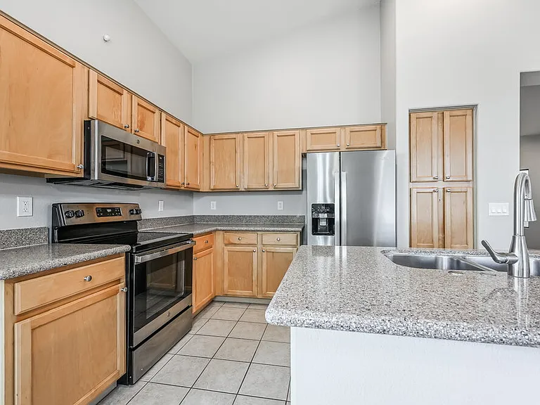 3453 W Webster Ct — Photo 7