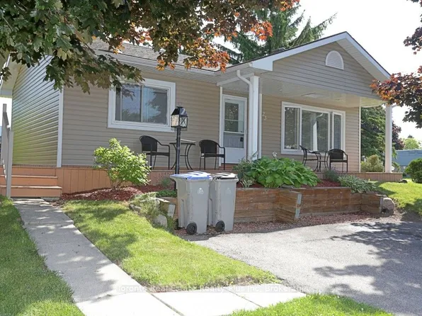 23 Pebble Beach Pkwy E, South Huron, ON N0M 1T0