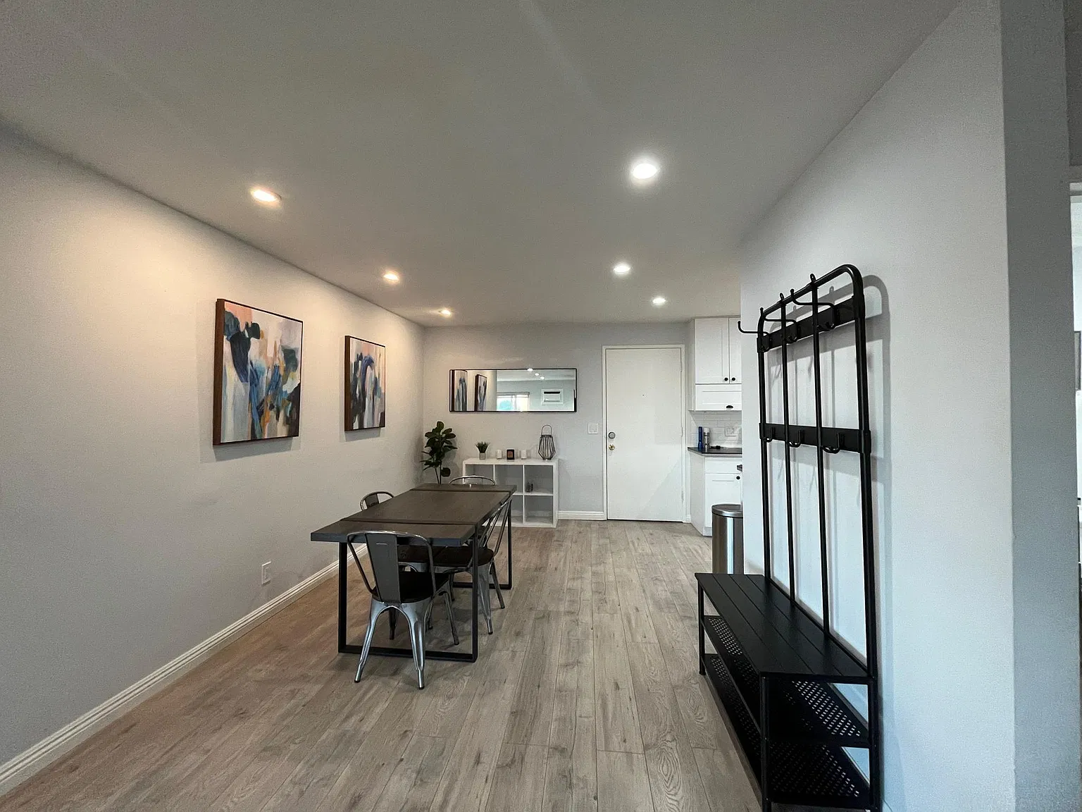 8001 Redlands St — Photo 4