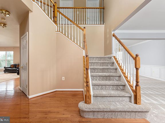 3rd image of 708 Aurora Ct NE