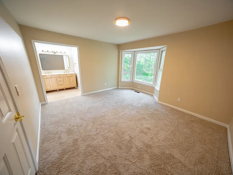 800 Stephanie Pl — Photo 6