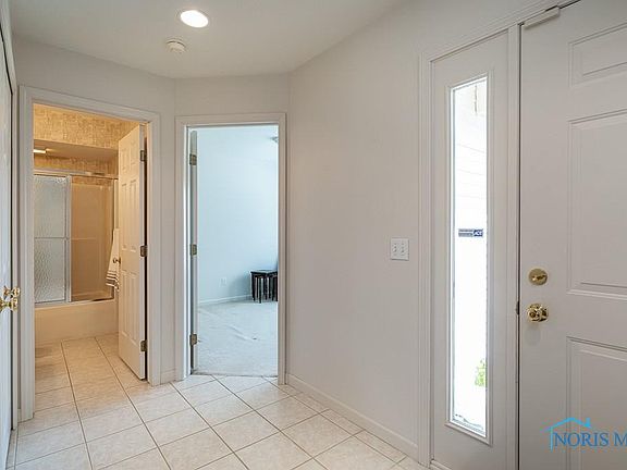 5th image of 4462 Clearwater Dr