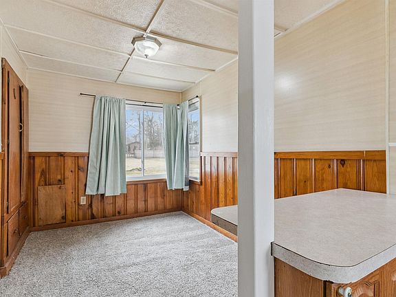 5th image of 912 Jones Rd