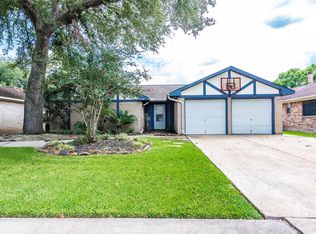 426 Richvale Ln, Webster, TX 77598