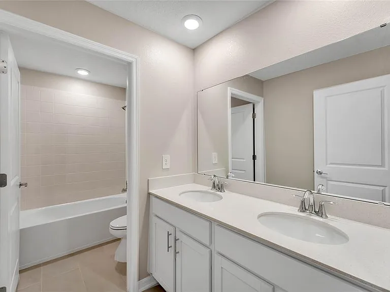2840 Muller Oak Loop — Photo 24