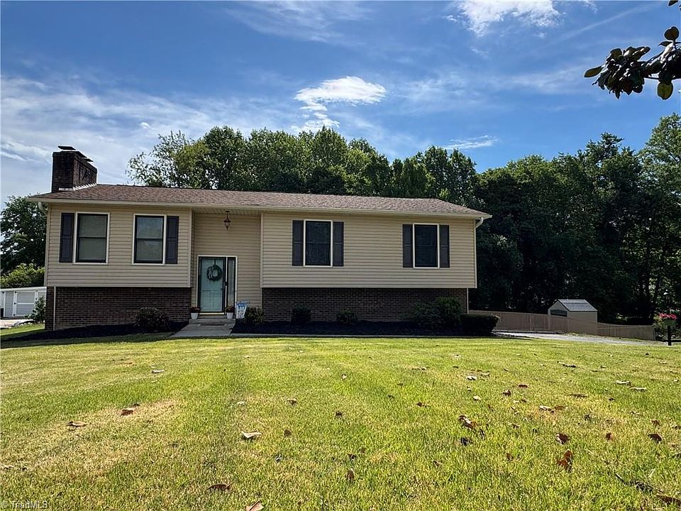 1st image of 146 Wagoner Dr