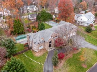 3 Orchard Ln, Old Tappan, NJ 07675