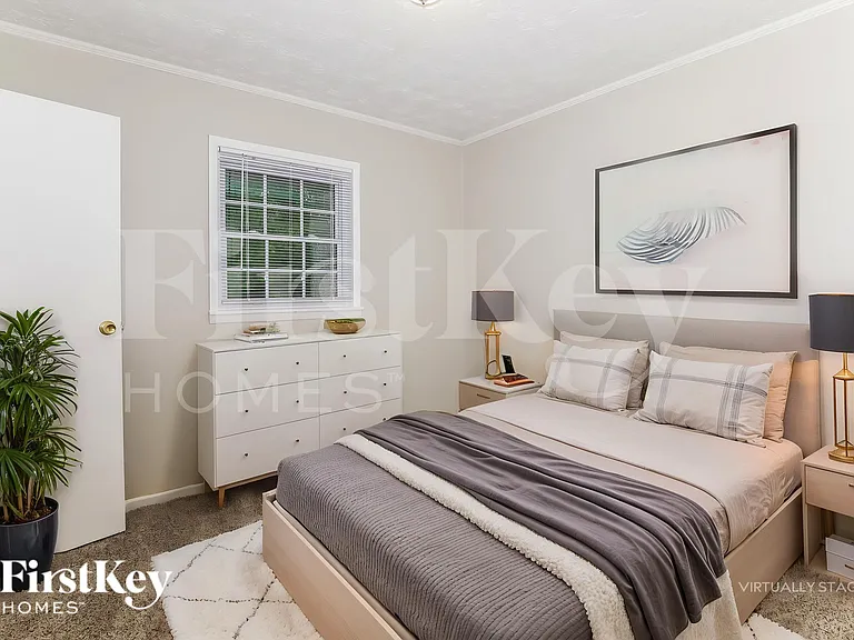 1334 Labelle St — Photo 8