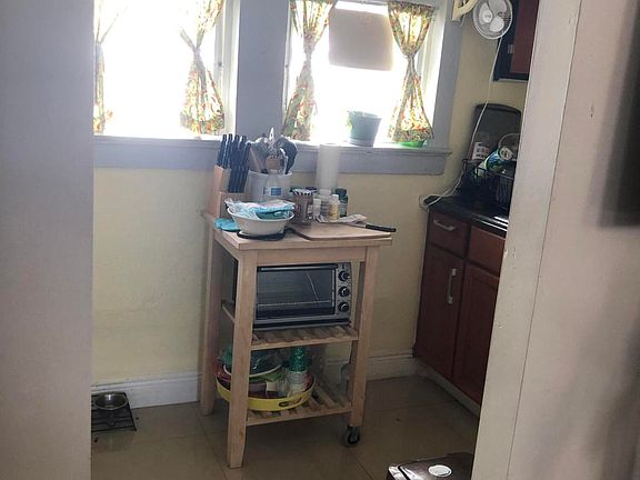 3rd image of 1021 SW 5th St APT 2