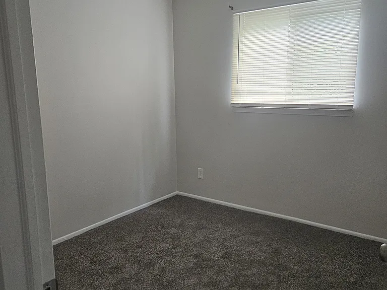 87 W Barrett Ave — Photo 6