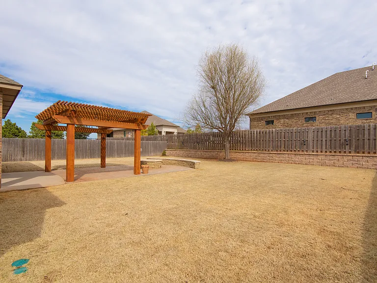 2124 Newbrook Dr — Photo 7